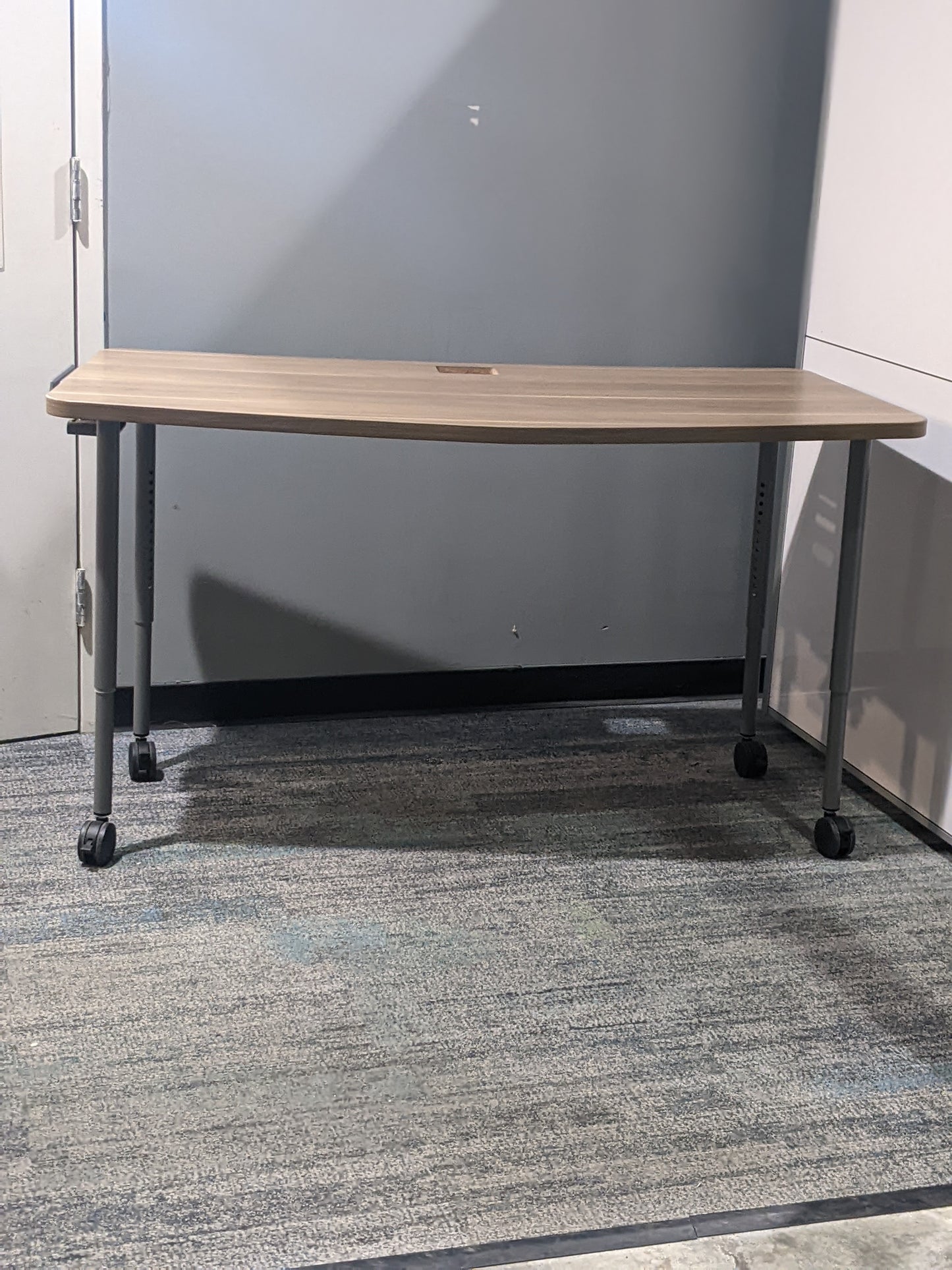 STEELCASE VERB TABLE, MOBILE