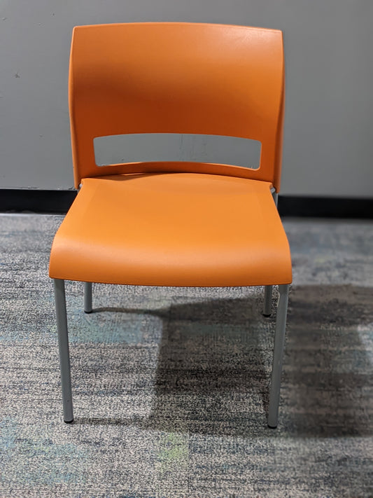 MOVE CHAIR PLASTIC NO ARMS GLIDES