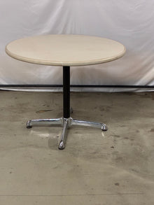 STEELCASE | ROUND TABLE