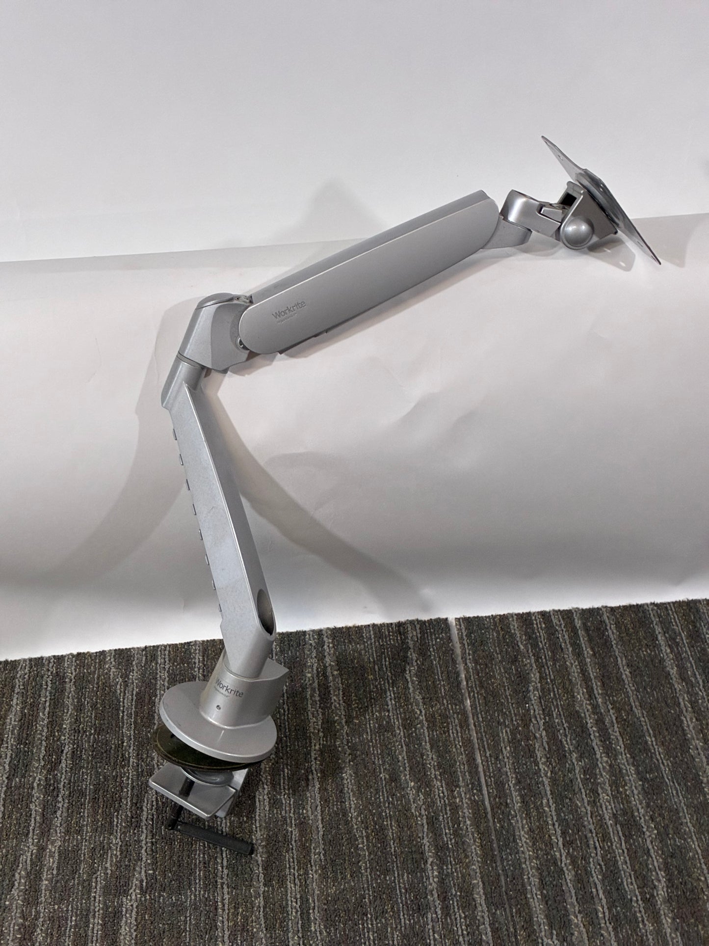 WORKRITE | SINGLE ARTICULATING MONITOR ARM