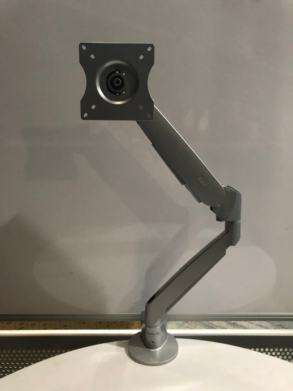 WORKRITE SINGLE MONITOR ARM – Storr PreOwned